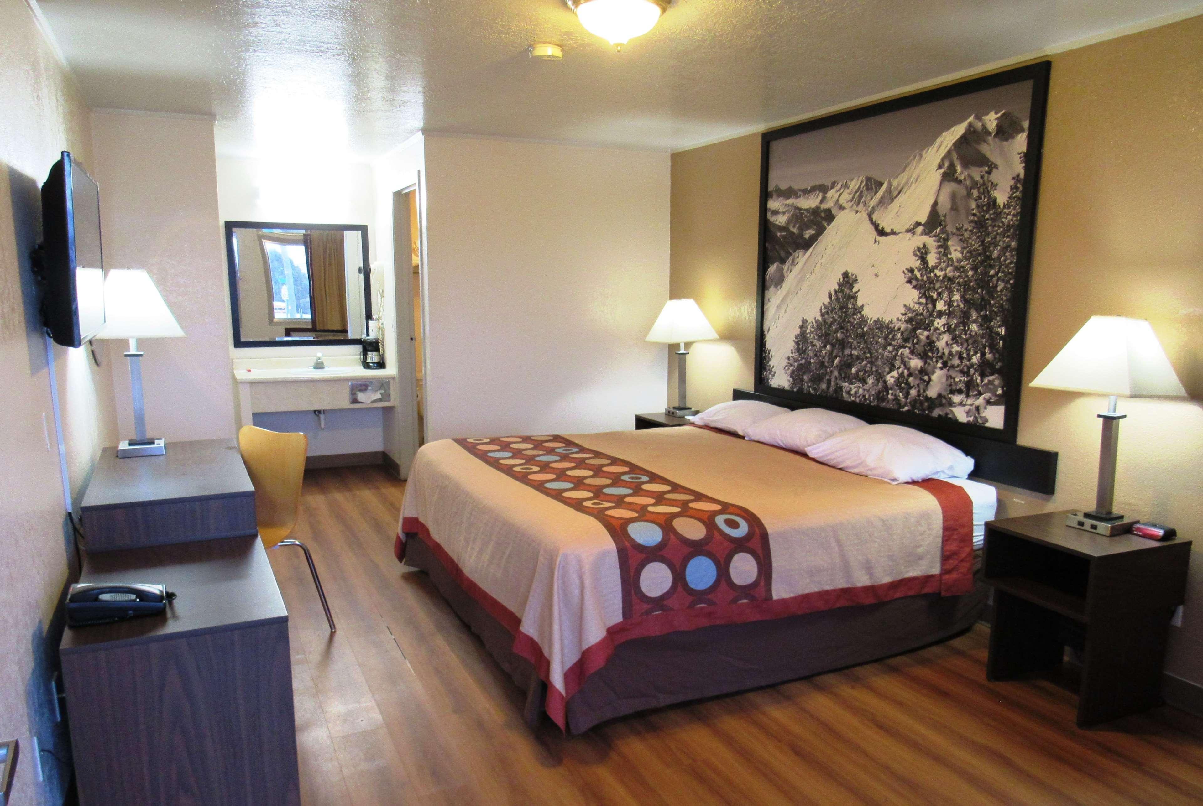 Super 8 By Wyndham Evanston Εξωτερικό φωτογραφία