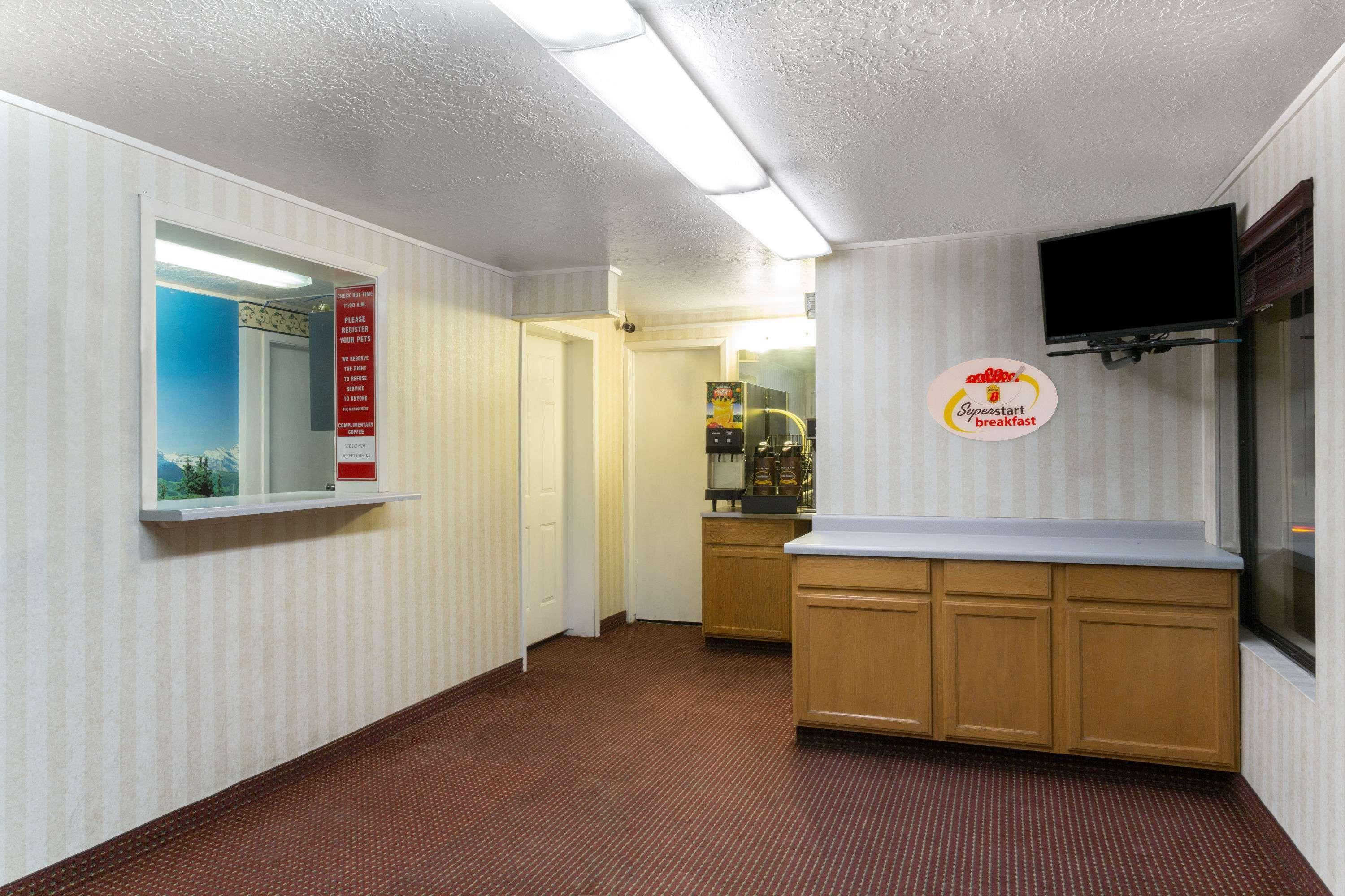 Super 8 By Wyndham Evanston Εξωτερικό φωτογραφία